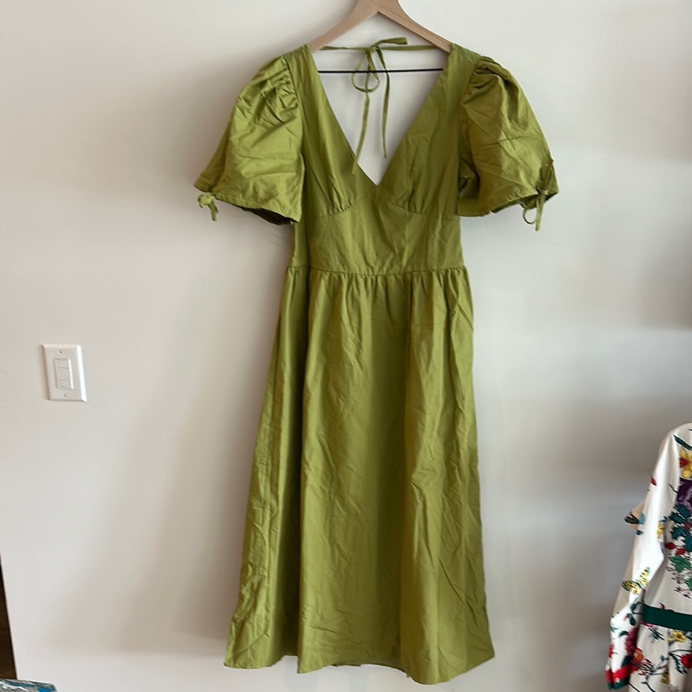 Elegant Green Midi Dress
